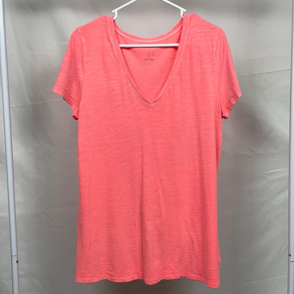 Neon pink v neck tee